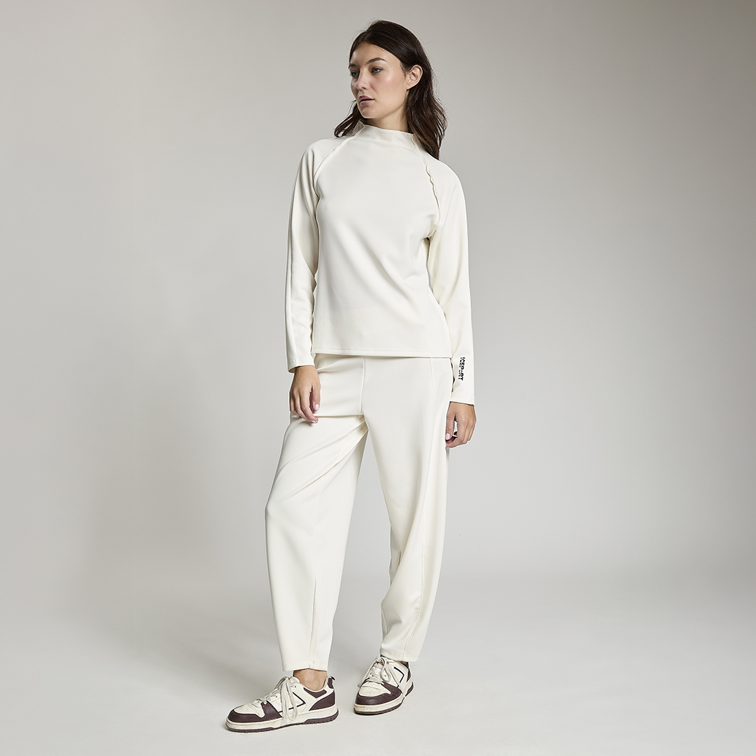 LA ADE WOMAN TURTLE NECK SWEATSHIRT