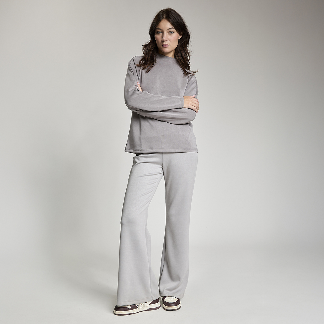 LA ADE WOMAN TURTLE NECK SWEATSHIRT